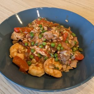 Paella aux crevettes et au poulet